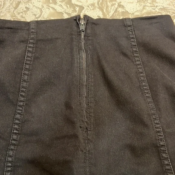 Free People- Modern Femme Washed Black Denim Mini Skirt Size 4 - Picture 5 of 5